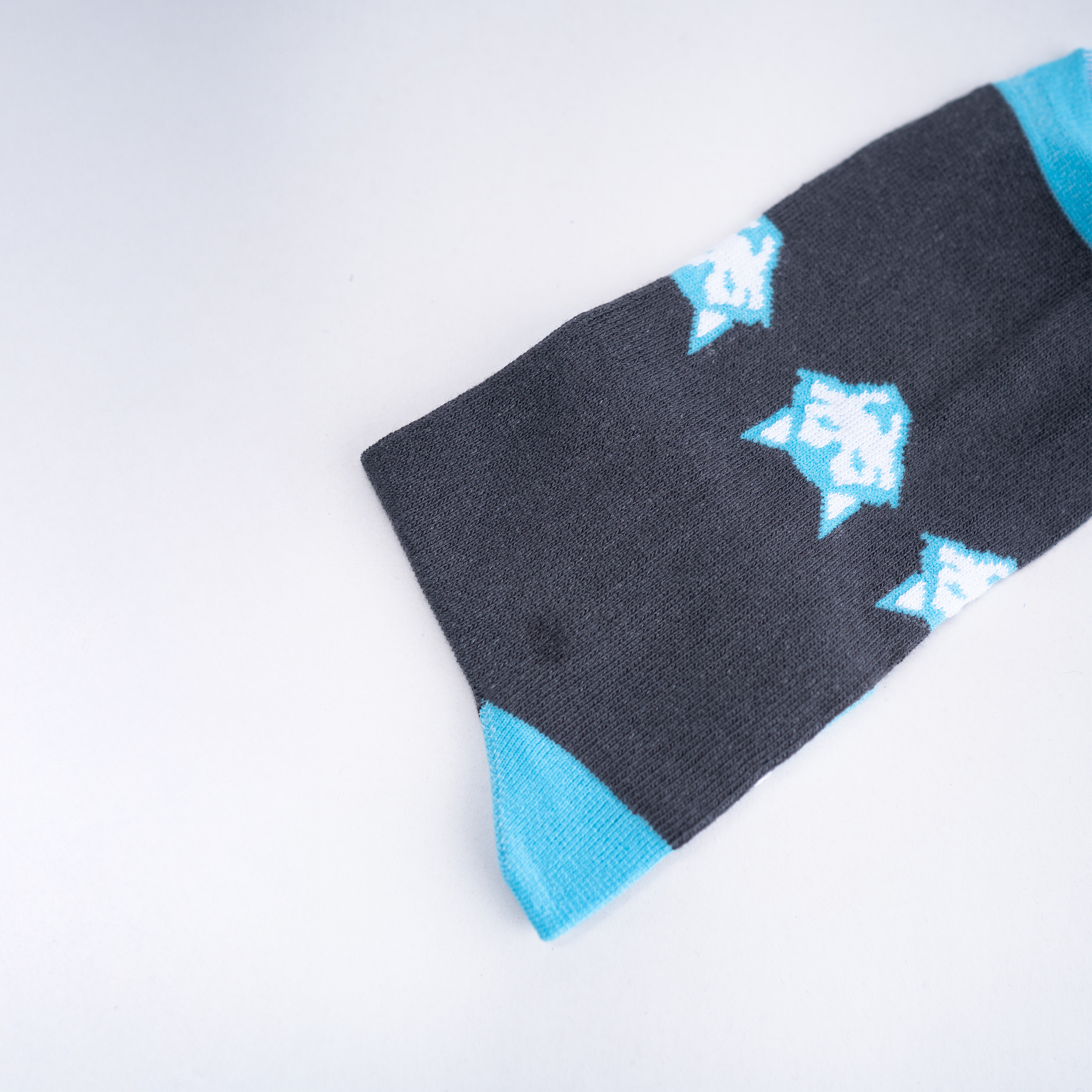 Classic Huskies - Ash / Blue and White